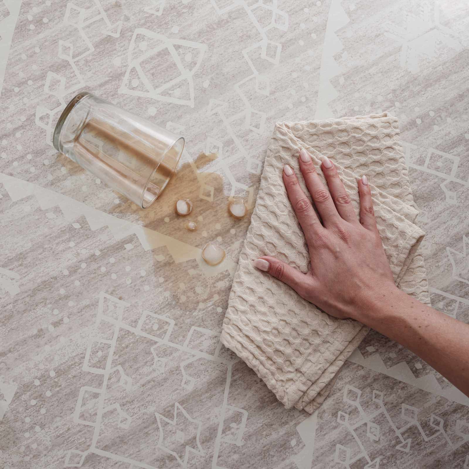 
Easy Wipe Clean Surface
Spill Proof
Unlike fabric alternatives, there’s no need to launder these mats. Instead, wipe clean with your favorite all purpose cleaner or mild dish soap and dry with a cloth.
